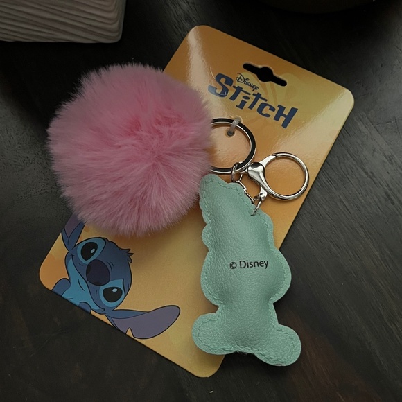 DISNEY Stitch Keychain Charm NWT - Picture 3 of 8